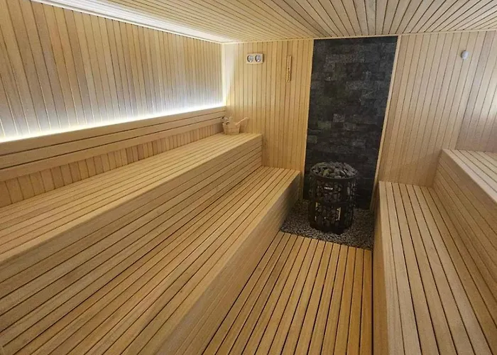 Tontic Lux Hill 53 *